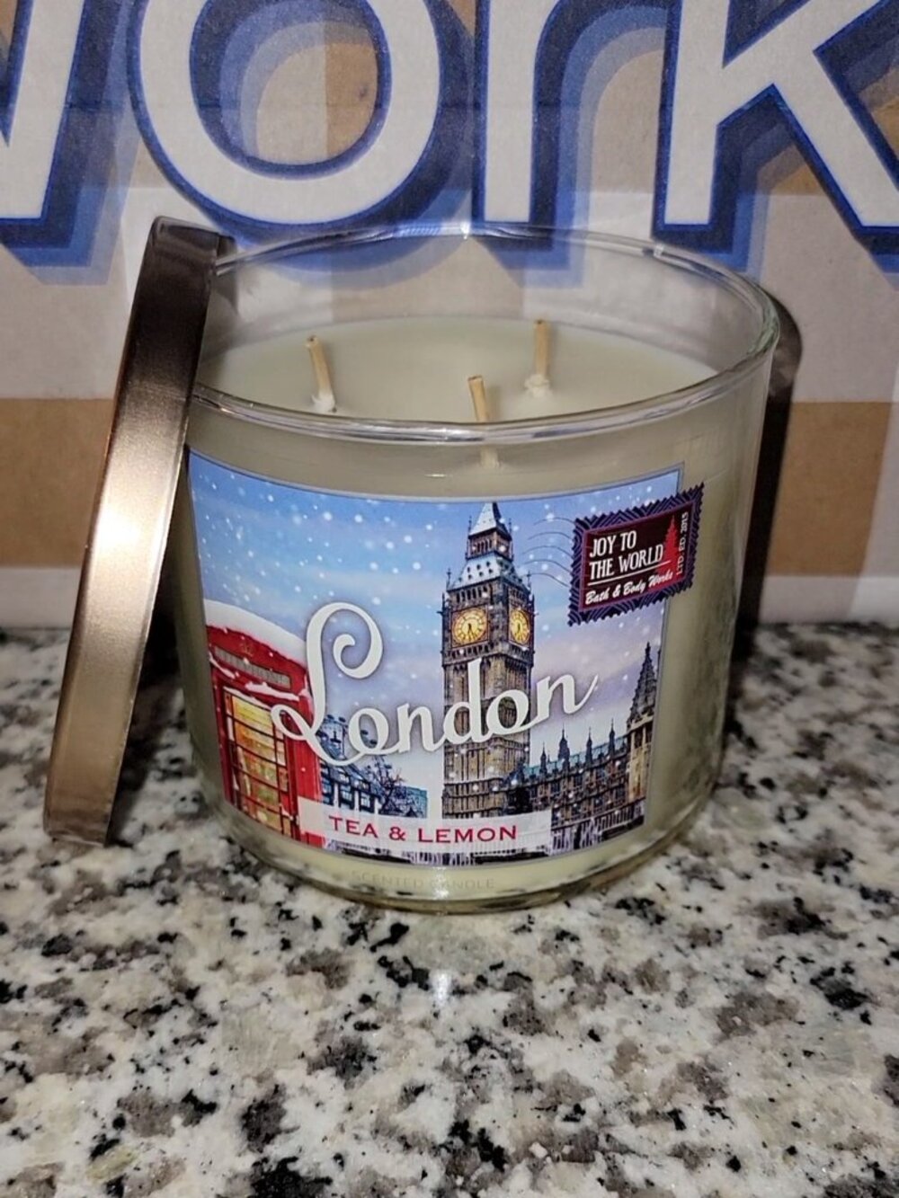 🎉 SUPER RARE LIMITED EDITION LONDON TEA AND LEMON CANDLE